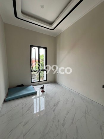 Ready to Use! Premium House LT 160m2 Desain Elegan di Manyar Ready to Use! Premium House LT 160m2 Desain Elegan di Manyar