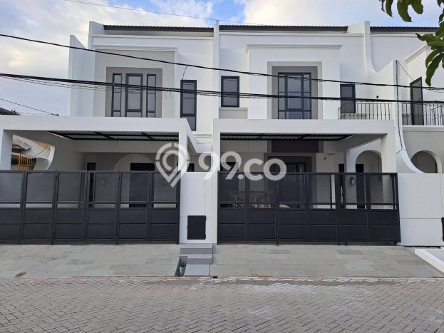 Rumah Luas Asri 4 KT Siap Pakai di Pondok Tjandra Sidoarjo Rumah Luas Asri 4 KT Siap Pakai di Pondok Tjandra Sidoarjo