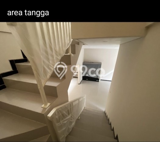 Hunian Cantik Modern Lb 158m2 di Rungkut, Surabaya Hunian Cantik Modern Lb 158m2 di Rungkut, Surabaya