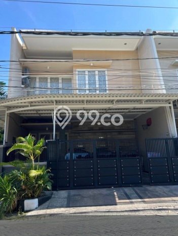 Hunian Elit LB 200m2 Siap Huni Desain Elegan di Sutorejo, Surabaya Hunian Elit LB 200m2 Siap Huni Desain Elegan di Sutorejo, Surabaya