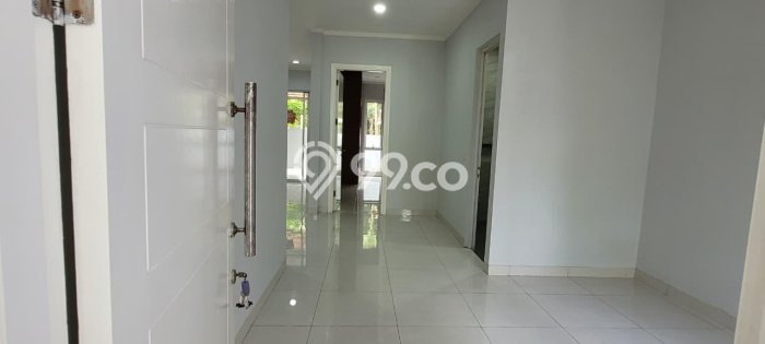 Disewakan! Rumah 4 Kamar Tidur &
4 Kamar Mandi di BSD De Park, Tangerang Disewakan! Rumah 4 Kamar Tidur &
4 Kamar Mandi di BSD De Park, Tangerang