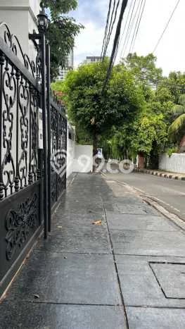 Hunian Mewah LB 400m2 Siap Huni Desain Elegan di Kemang, Jakarta Selatan Hunian Mewah LB 400m2 Siap Huni Desain Elegan di Kemang, Jakarta Selatan