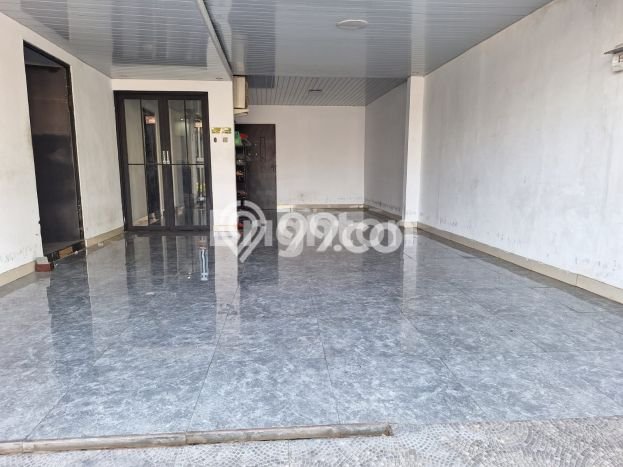 For Sale Rumah 5 Kamar Lokasi Ideal Nyaman dan Strategis di Sukodono For Sale Rumah 5 Kamar Lokasi Ideal Nyaman dan Strategis di Sukodono