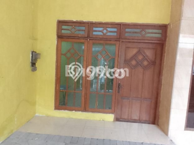 For Sale Rumah 4 Kamar Lokasi Strategis Nyaman dan Strategis di Taman For Sale Rumah 4 Kamar Lokasi Strategis Nyaman dan Strategis di Taman