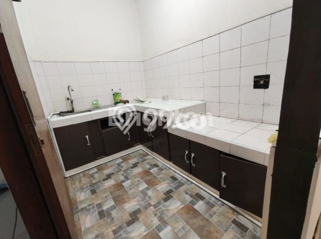 Jual Rumah Bagus Siap Huni LB 223m2 di Waru, Sidoarjo Jual Rumah Bagus Siap Huni LB 223m2 di Waru, Sidoarjo