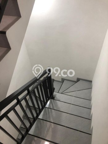Rumah Kost untuk Dijual di Lowokwaru dengan 18 KT, 19 KM, Luas 350m2 Rumah Kost untuk Dijual di Lowokwaru dengan 18 KT, 19 KM, Luas 350m2