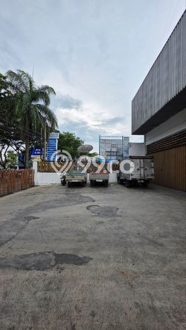 Area Ramai! Gudang Dijual di Lowokwaru untuk Bisnis Luas Bangunan 1100m2 Area Ramai! Gudang Dijual di Lowokwaru untuk Bisnis Luas Bangunan 1100m2