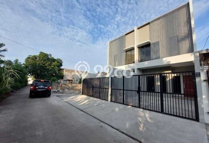 Rumah Luas Asri 5 KT Siap Pakai di Kav DKI Jakarta Barat Rumah Luas Asri 5 KT Siap Pakai di Kav DKI Jakarta Barat