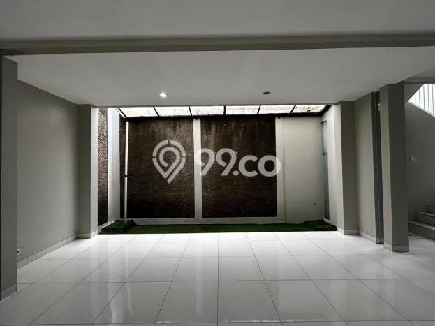Disewakan Rumah Harga Terjangkau di Bintaro Tangerang Selatan dengan 4 Kamar Tidur Disewakan Rumah Harga Terjangkau di Bintaro Tangerang Selatan dengan 4 Kamar Tidur