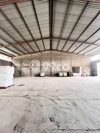 Gudang Disewa di Bandung dengan LB 720m2 Area Komersial Ramai Gudang Disewa di Bandung dengan LB 720m2 Area Komersial Ramai