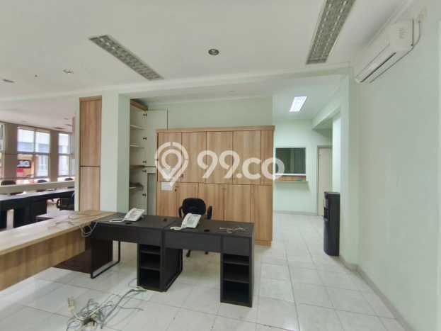 PRIME LOCATION! Ruko di , Luas 240m2m², Kawasan Komersial, Posisi Premium PRIME LOCATION! Ruko di , Luas 240m2m², Kawasan Komersial, Posisi Premium