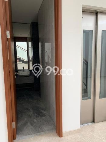Hunian Mewah LB 545m2 Siap Pakai Desain Elegan di BSD, Tangerang Hunian Mewah LB 545m2 Siap Pakai Desain Elegan di BSD, Tangerang