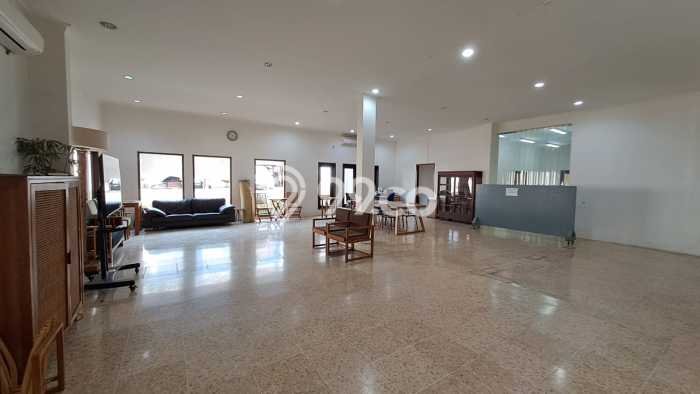Hunian Ideal dengan LT 1599m2 & LB 500m2 Dikontrakkan di Kemang Hunian Ideal dengan LT 1599m2 & LB 500m2 Dikontrakkan di Kemang