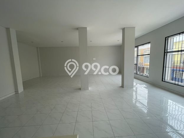 Dijual Ruko Area Komersial di , Luas 162m2m², Jalan Raya Dijual Ruko Area Komersial di , Luas 162m2m², Jalan Raya