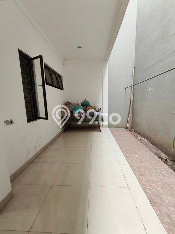 Rumah Luxury Modern Tanpa Renovasi di Gading Serpong Tangerang Rumah Luxury Modern Tanpa Renovasi di Gading Serpong Tangerang