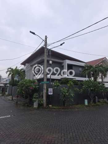 Rumah Luxury Modern Tanpa Renovasi di Daan Mogot Jakarta Barat Rumah Luxury Modern Tanpa Renovasi di Daan Mogot Jakarta Barat