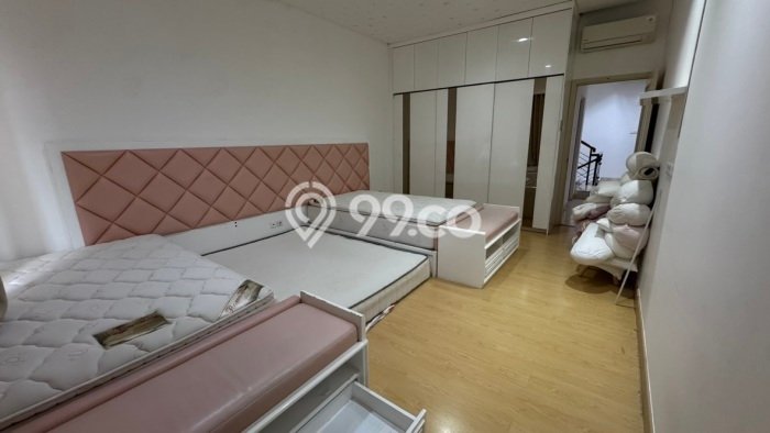 Rumah sewa siap huni 4 Kamar Tidur di Pantai Indah Kapuk, Jakarta Utara Rumah sewa siap huni 4 Kamar Tidur di Pantai Indah Kapuk, Jakarta Utara