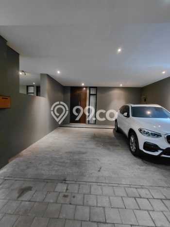 Disewakan! Rumah 3 Kamar Tidur &
4 Kamar Mandi di Kemang, Jakarta Selatan Disewakan! Rumah 3 Kamar Tidur &
4 Kamar Mandi di Kemang, Jakarta Selatan