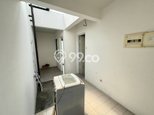 Disewakan! Rumah 3 Kamar Tidur &
4 Kamar Mandi di Kemang, Jakarta Selatan Disewakan! Rumah 3 Kamar Tidur &
4 Kamar Mandi di Kemang, Jakarta Selatan