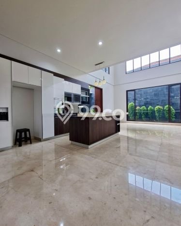 Ready to Use! Premium House LT 389m2 Desain Elegan di Kemang Ready to Use! Premium House LT 389m2 Desain Elegan di Kemang