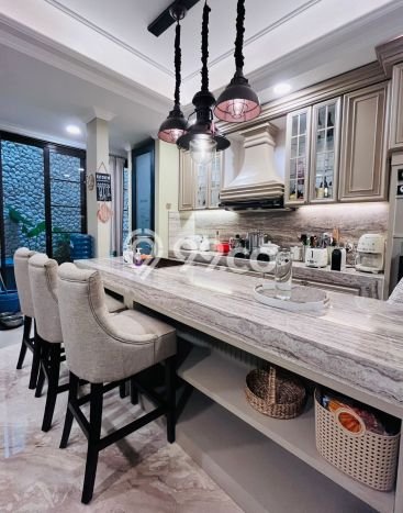 Ready to Use! Luxury House LT 112m2 Desain Modern di Cipete Ready to Use! Luxury House LT 112m2 Desain Modern di Cipete