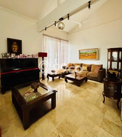 Lokasi strategis! Rumah siap pakai dikontrakkan di Cilandak LB 250m2 Lokasi strategis! Rumah siap pakai dikontrakkan di Cilandak LB 250m2