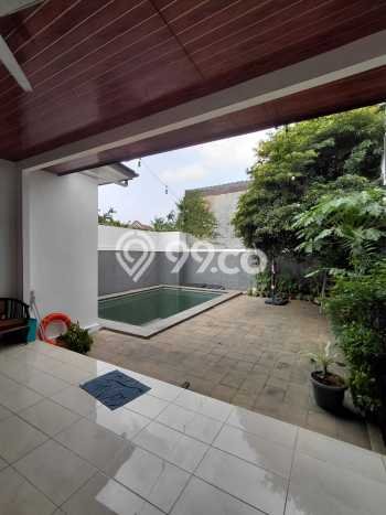 Rumah Disewakan Jakarta Selatan LT 500m2 LB 382m2 Area Jeruk Purut Rumah Disewakan Jakarta Selatan LT 500m2 LB 382m2 Area Jeruk Purut