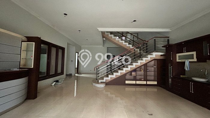 Dijual Rumah Premium dengan Fasilitas Sekitar Lengkap di Taman, Madiun Dijual Rumah Premium dengan Fasilitas Sekitar Lengkap di Taman, Madiun