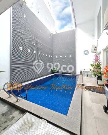 Siap Huni Hunian Elit 5 Kamar di Tebet Dekat ke Mana Pun Siap Huni Hunian Elit 5 Kamar di Tebet Dekat ke Mana Pun