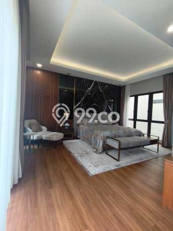Rumah Luxury Modern Tanpa Renovasi di Pondok Indah Jakarta Selatan Rumah Luxury Modern Tanpa Renovasi di Pondok Indah Jakarta Selatan
