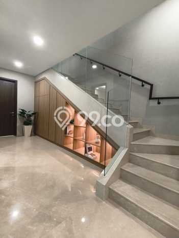 Rumah Luxury Modern Tanpa Renovasi di Pondok Indah Jakarta Selatan Rumah Luxury Modern Tanpa Renovasi di Pondok Indah Jakarta Selatan
