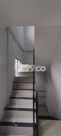 Ruko Dijual Lokasi Emas di Jatinegara Luas 134m2 Ruko Dijual Lokasi Emas di Jatinegara Luas 134m2