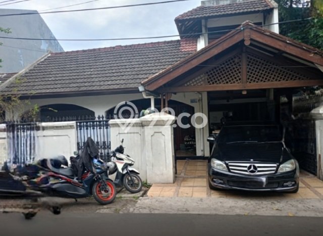 Hunian Mewah Siap Huni LT 602m2 di Kebayoran Lama, Jakarta Selatan Hunian Mewah Siap Huni LT 602m2 di Kebayoran Lama, Jakarta Selatan