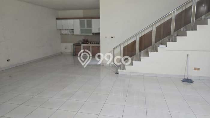 Ready to Use! Premium House LT 200m2 Desain Elegan di Intercon Ready to Use! Premium House LT 200m2 Desain Elegan di Intercon
