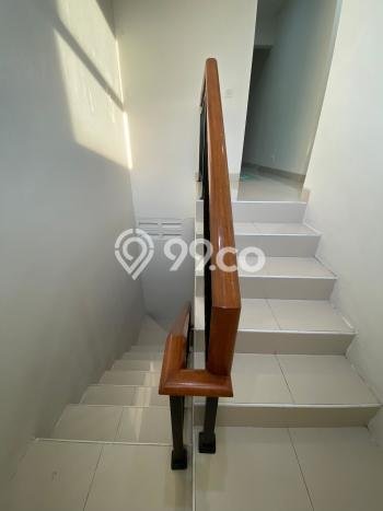 For Sale Rumah 5 Kamar Lokasi Strategis Bagus dan Strategis di Cipondoh For Sale Rumah 5 Kamar Lokasi Strategis Bagus dan Strategis di Cipondoh