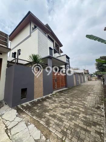 Siap Huni Rumah Mewah 5 Kamar di Lembang Dekat ke Mana Pun Siap Huni Rumah Mewah 5 Kamar di Lembang Dekat ke Mana Pun
