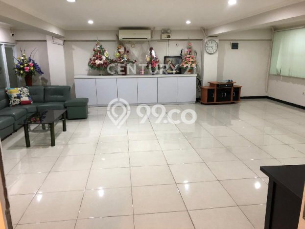 Rumah Mewah LB 900m2 Siap Huni Desain Elegan di Ngagel, Surabaya Rumah Mewah LB 900m2 Siap Huni Desain Elegan di Ngagel, Surabaya