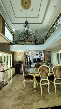 Hunian Mewah LB 350m2 Siap Pakai Desain Elegan di Pulomas, Jakarta Timur Hunian Mewah LB 350m2 Siap Pakai Desain Elegan di Pulomas, Jakarta Timur