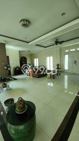 Hunian Mewah LB 350m2 Siap Pakai Desain Elegan di Pulomas, Jakarta Timur Hunian Mewah LB 350m2 Siap Pakai Desain Elegan di Pulomas, Jakarta Timur
