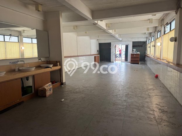 Ruko untuk Disewa di Pusat Jakarta Utara Luas Bangunan 490m2 Ruko untuk Disewa di Pusat Jakarta Utara Luas Bangunan 490m2