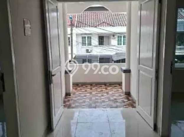 Rumah Elit Modern Tanpa Renovasi di Daan Mogot Jakarta Barat Rumah Elit Modern Tanpa Renovasi di Daan Mogot Jakarta Barat