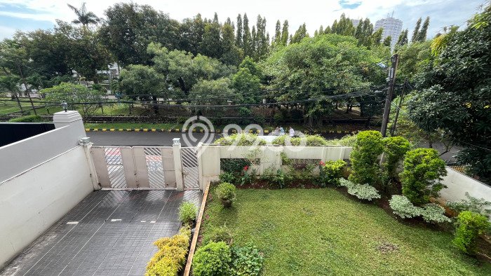 For Sale! Premium House LT 560m2 Desain Elegan di Kedoya Baru For Sale! Premium House LT 560m2 Desain Elegan di Kedoya Baru