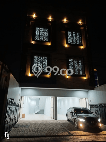 Ruko Bagus LT 90m2 LB 232m2 Dijual di Genteng Surabaya Ruko Bagus LT 90m2 LB 232m2 Dijual di Genteng Surabaya
