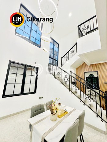 Rumah Modern 5 KT di Delta Mas Bekasi Semi Furnished Rumah Modern 5 KT di Delta Mas Bekasi Semi Furnished