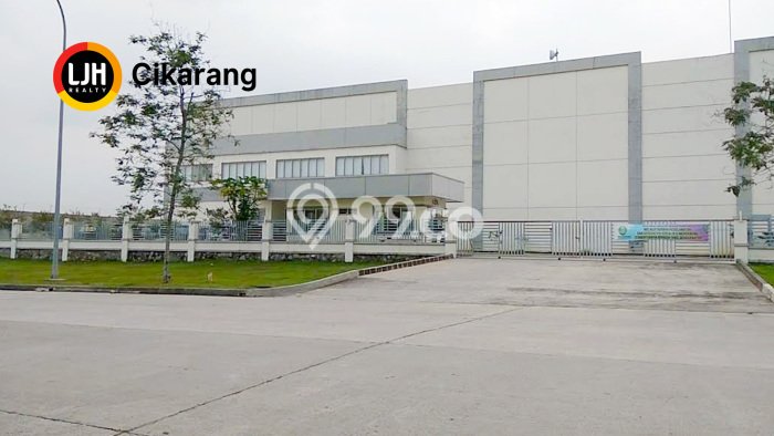 Disewakan Gudang komersial di Lippo Cikarang luas bangunan 11453m2 Disewakan Gudang komersial di Lippo Cikarang luas bangunan 11453m2