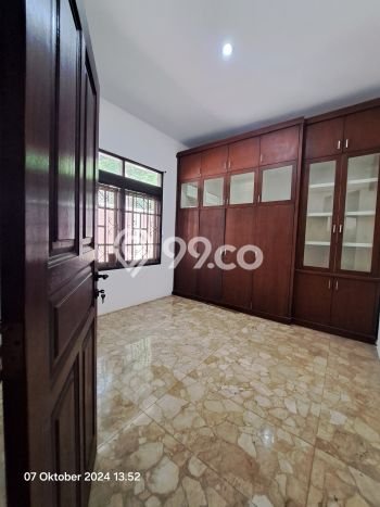 Hot Offer Hunian Premium Ideal dan Luas di Kebayoran Lama, Jakarta Selatan Hot Offer Hunian Premium Ideal dan Luas di Kebayoran Lama, Jakarta Selatan