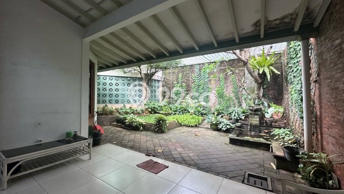 For Sale! Luxury House LT 336m2 Desain Modern di Puri Indah For Sale! Luxury House LT 336m2 Desain Modern di Puri Indah