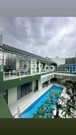 Ready to Use! Luxury House LT 312m2 Desain Elegan di Sentul City Ready to Use! Luxury House LT 312m2 Desain Elegan di Sentul City