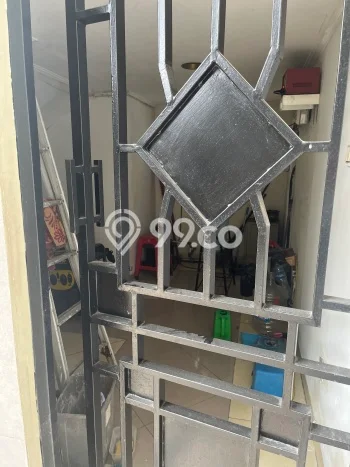 Disewakan! Rumah 7 Kamar Tidur &
6 Kamar Mandi di Pantai Indah Kapuk, Jakarta Utara Disewakan! Rumah 7 Kamar Tidur &
6 Kamar Mandi di Pantai Indah Kapuk, Jakarta Utara