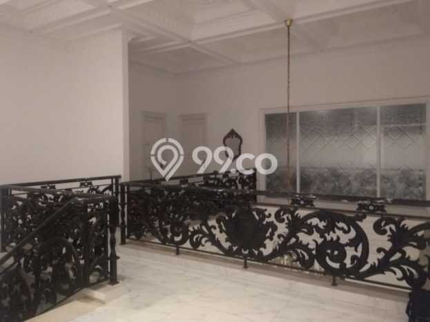 Rumah Mewah LB 405m2 Siap Pakai Desain Elegan di Pondok Kelapa, Jakarta Timur Rumah Mewah LB 405m2 Siap Pakai Desain Elegan di Pondok Kelapa, Jakarta Timur